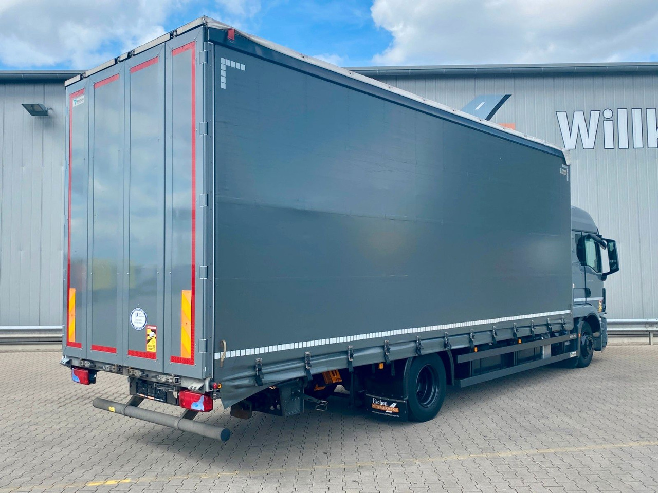 MAN TGM 15.250 + Redos Anhänger GESAMTZUG|Durchlader - Camion à rideaux coulissants: photos 3 MAN TGM 15.250 + Redos Anhänger GESAMTZUG|Durchlader - Camion à rideaux coulissants: photos 3