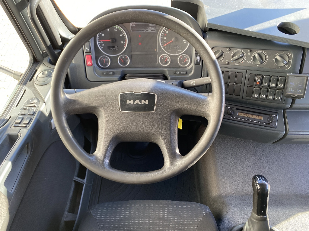 Camion plateau, Camion grue MAN TGM 15.290 4x2 BL / HIAB Faltkran: photos 25