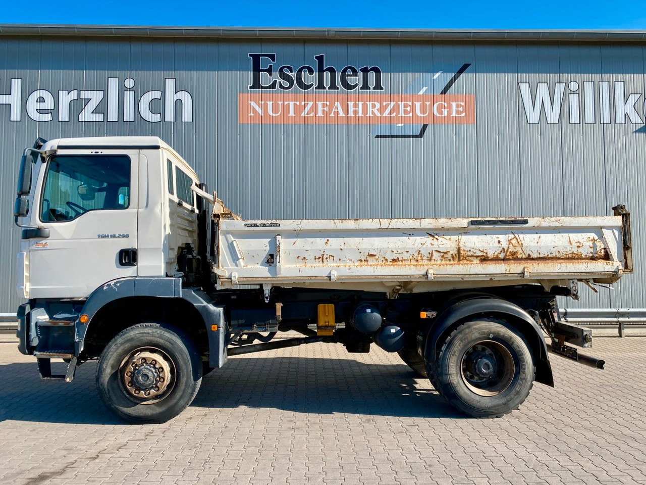 MAN TGM 18.290 4x4 | MEILLER*AHK*Oel*Blatt*1.Hand - Camion benne: photos 3 MAN TGM 18.290 4x4 | MEILLER*AHK*Oel*Blatt*1.Hand - Camion benne: photos 3