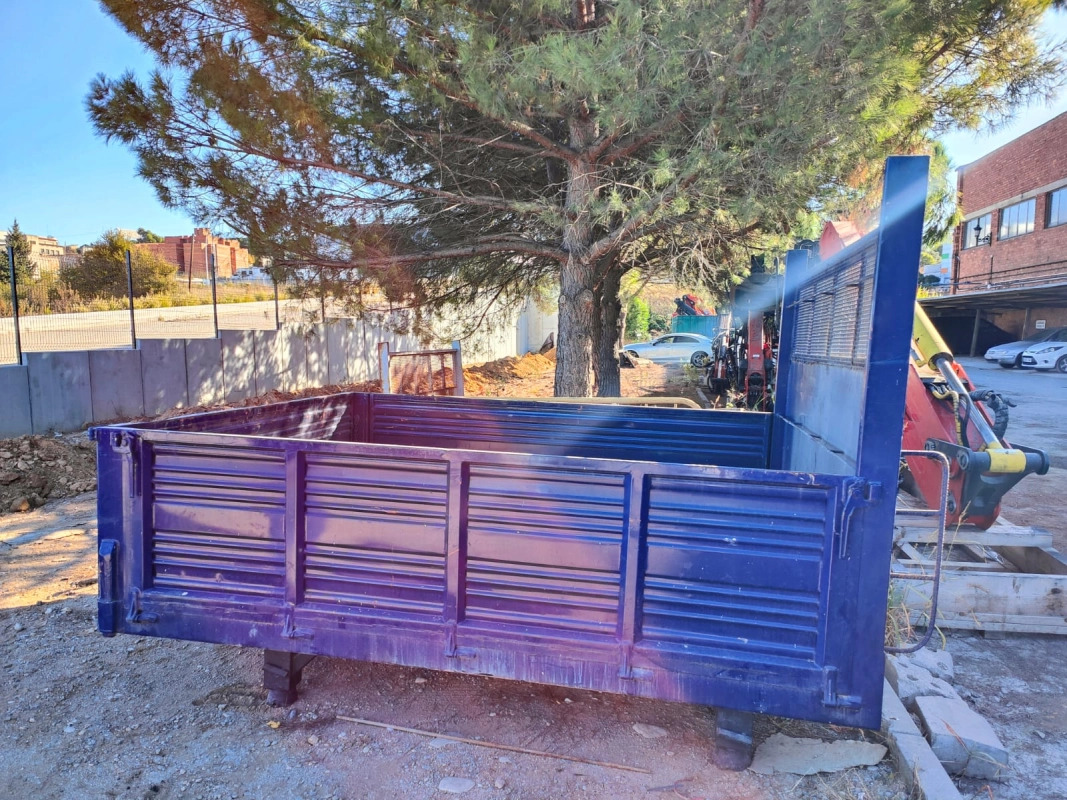 Caja quita y pon 3000x2500x800 MM - Carrosserie plateau: photos 1 Caja quita y pon 3000x2500x800 MM - Carrosserie plateau: photos 1