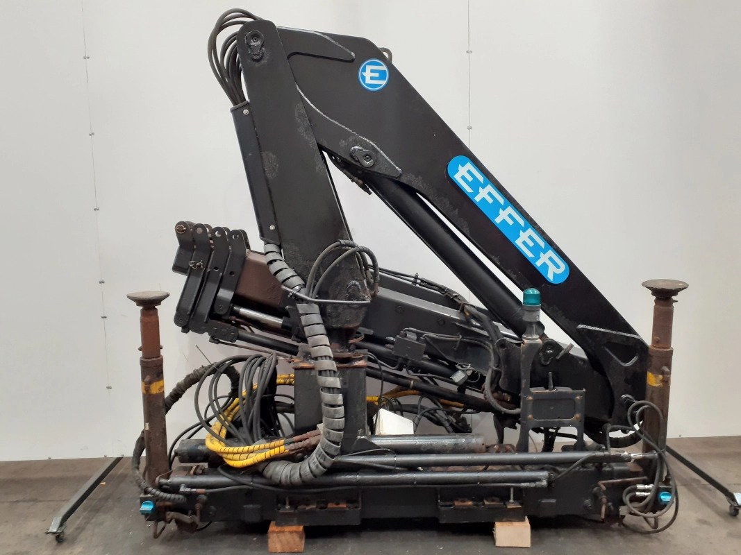 Grúa Effer 100 - 3S - Grue auxiliaire pour Camion: photos 4 Grúa Effer 100 - 3S - Grue auxiliaire pour Camion: photos 4