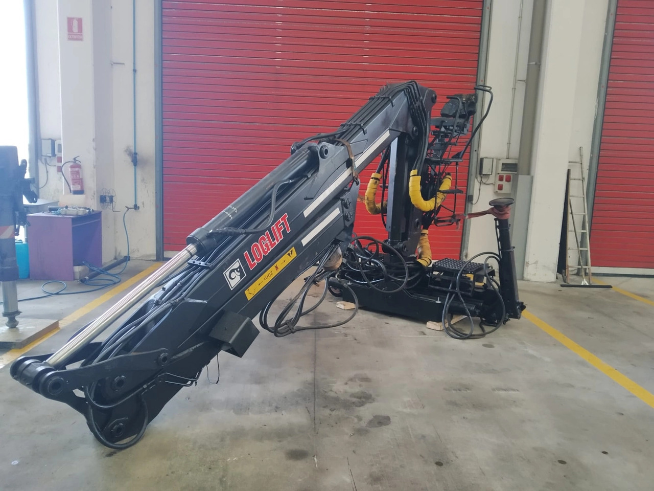 Grúa LOGLIFT 120S79R - Grue auxiliaire pour Camion: photos 3 Grúa LOGLIFT 120S79R - Grue auxiliaire pour Camion: photos 3