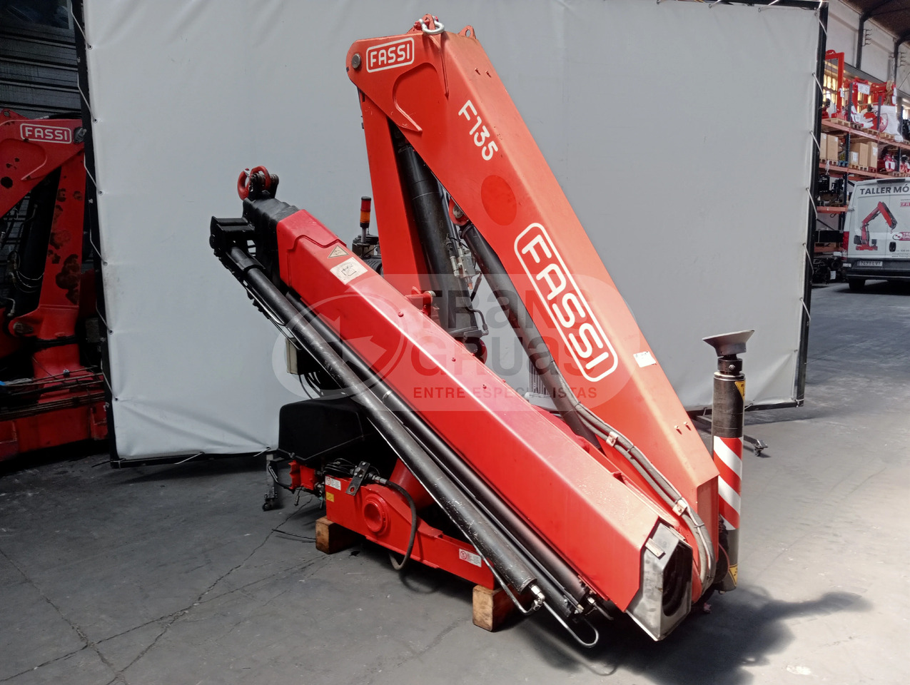 Grúa hidráulica Fassi F135A.0.25 E-ACTIVE - Grue auxiliaire: photos 4 Grúa hidráulica Fassi F135A.0.25 E-ACTIVE - Grue auxiliaire: photos 4