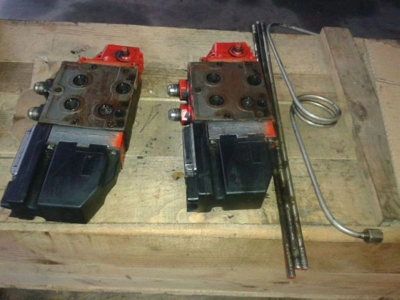 Bandejas para 2 funciones suplementarias - Pièces de rechange pour Grue: photos 2 Bandejas para 2 funciones suplementarias - Pièces de rechange pour Grue: photos 2