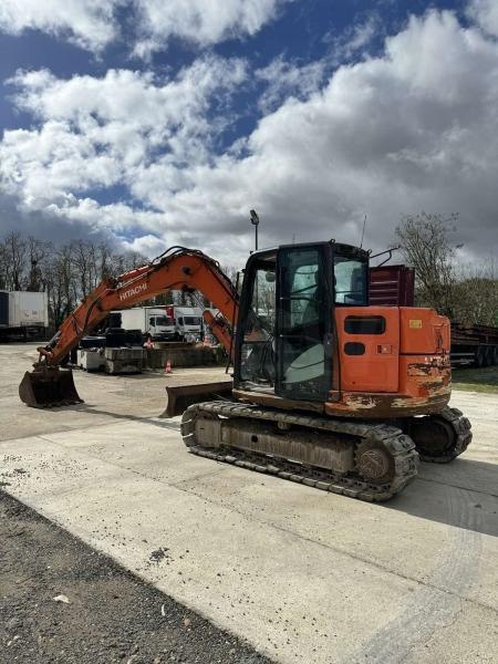 Hitachi ZX85USB-5A - Pelle sur chenille: photos 4 Hitachi ZX85USB-5A - Pelle sur chenille: photos 4