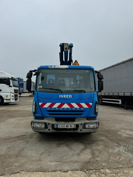 Iveco Eurocargo 100E19 - Camion avec nacelle: photos 2 Iveco Eurocargo 100E19 - Camion avec nacelle: photos 2