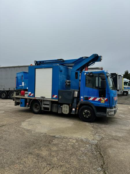 Iveco Eurocargo 100E19 - Camion avec nacelle: photos 4 Iveco Eurocargo 100E19 - Camion avec nacelle: photos 4