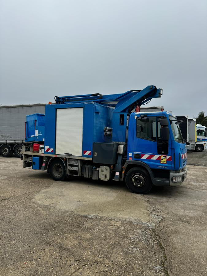 Iveco Eurocargo 100E19 - Camion avec nacelle: photos 4 Iveco Eurocargo 100E19 - Camion avec nacelle: photos 4