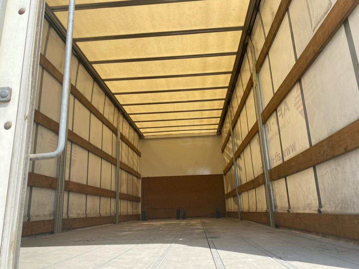 MAN TGX 18.360 - Camion à rideaux coulissants: photos 2 MAN TGX 18.360 - Camion à rideaux coulissants: photos 2