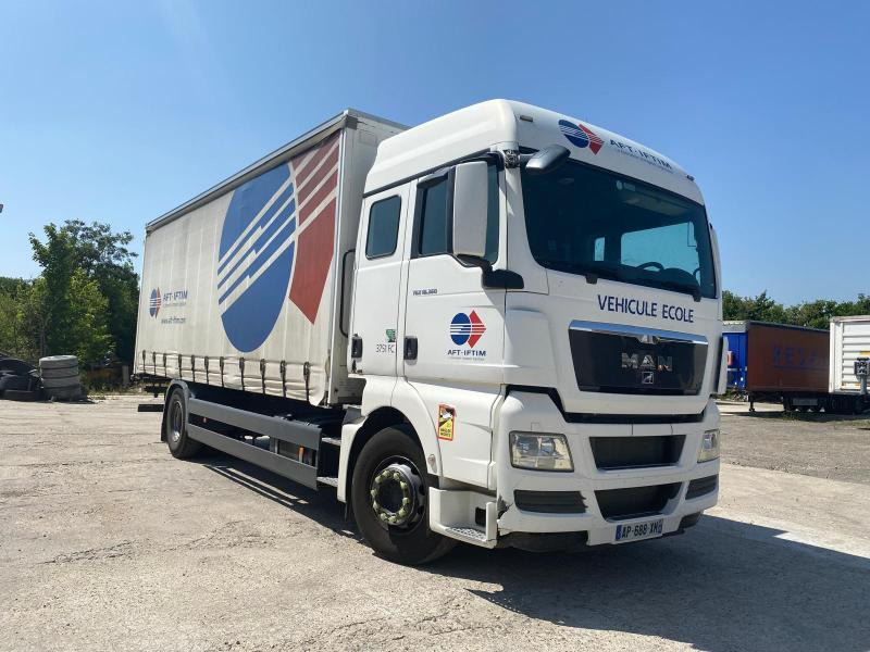 MAN TGX 18.360 - Camion à rideaux coulissants: photos 4 MAN TGX 18.360 - Camion à rideaux coulissants: photos 4