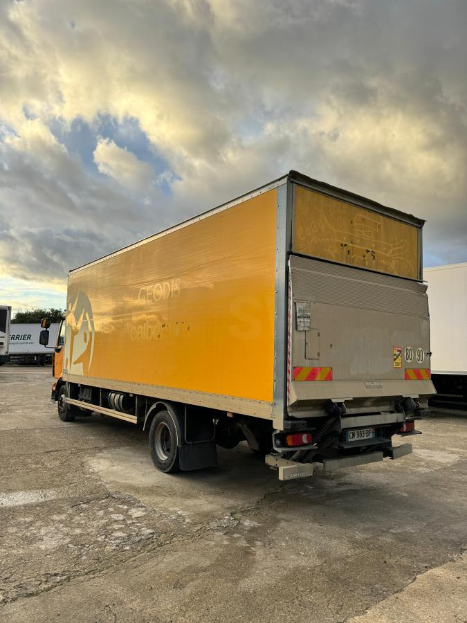 Renault Midlum 220 - Camion fourgon: photos 5 Renault Midlum 220 - Camion fourgon: photos 5