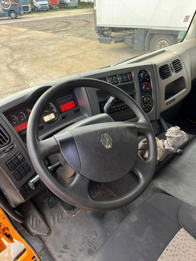 Renault Midlum 220 - Camion fourgon: photos 4 Renault Midlum 220 - Camion fourgon: photos 4