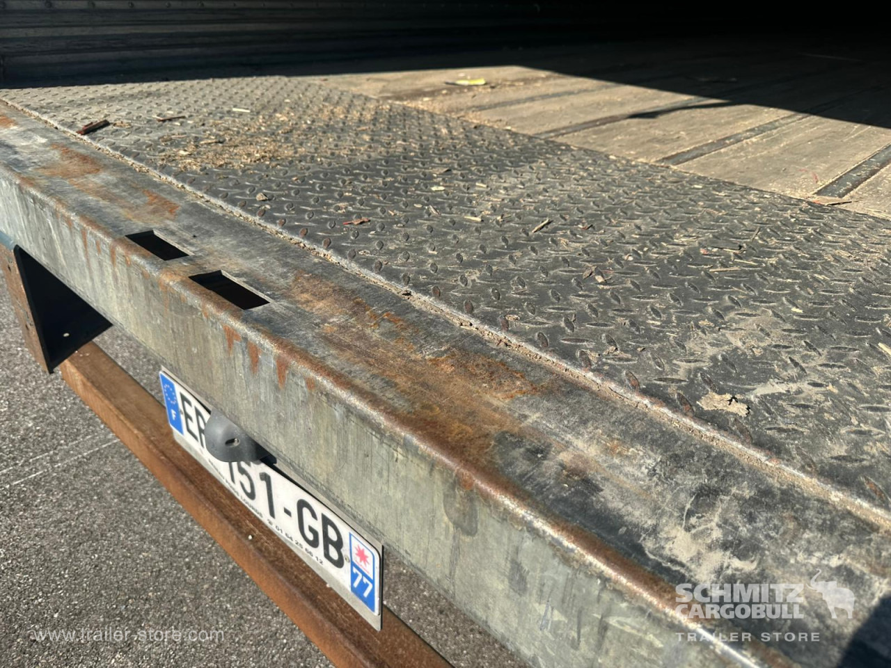 FRUEHAUF Dryfreight Standard Roller shutter door - Semi-remorque fourgon: photos 4 FRUEHAUF Dryfreight Standard Roller shutter door - Semi-remorque fourgon: photos 4