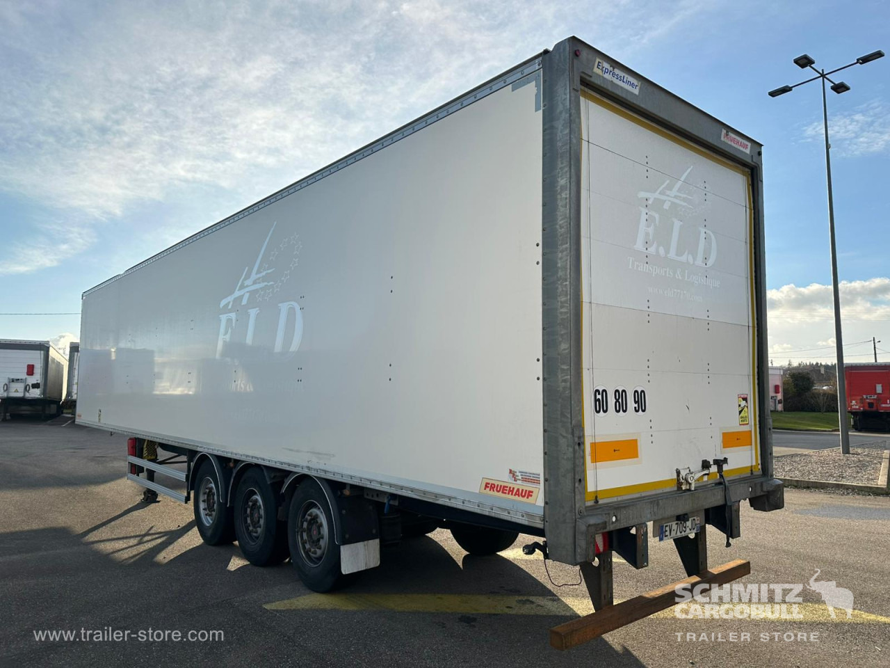 FRUEHAUF Dryfreight Standard Roller shutter door - Semi-remorque fourgon: photos 4 FRUEHAUF Dryfreight Standard Roller shutter door - Semi-remorque fourgon: photos 4