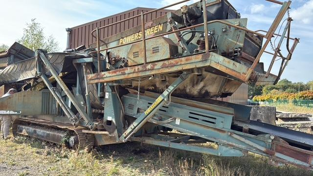 Terex Powerscreen Warrior 1400 - Crible: photos 2 Terex Powerscreen Warrior 1400 - Crible: photos 2