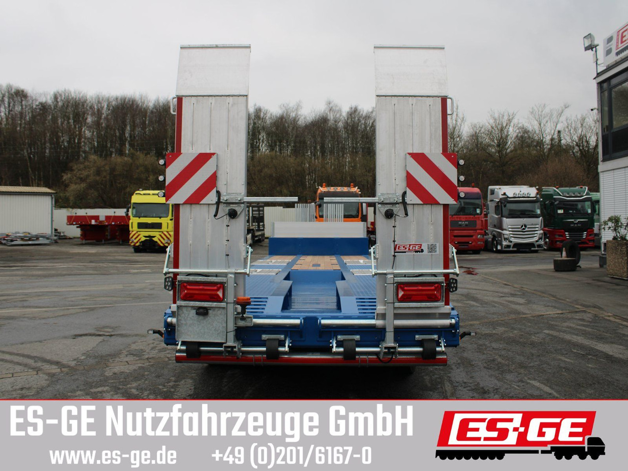 Semi-remorque surbaissé ES-GE 3-Achs-Satteltieflader - Radmulden: photos 6