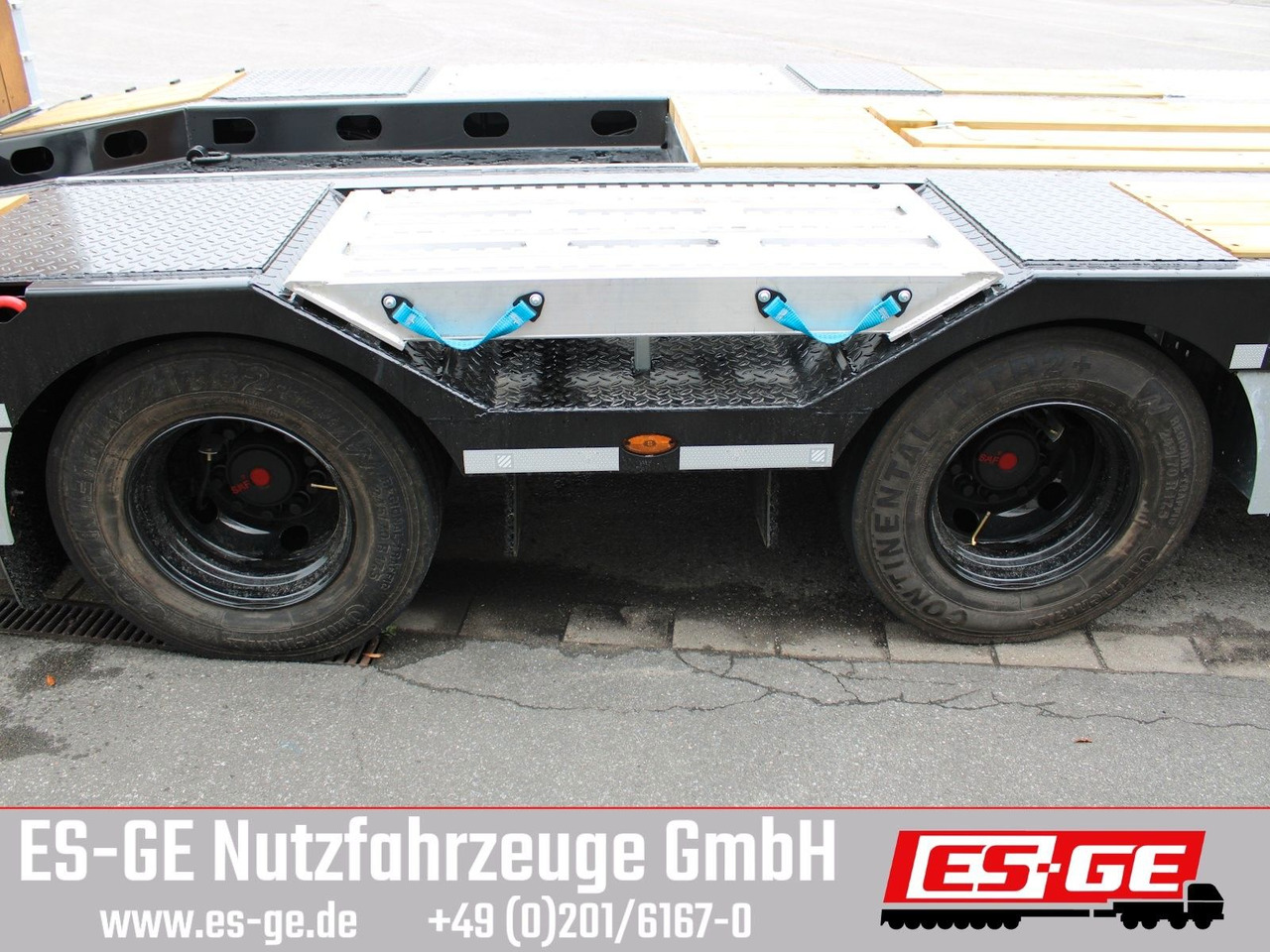 Schwarzmüller Tieflader mit gekröpftem Plateau - Remorque porte-engin surbaissée: photos 5 Schwarzmüller Tieflader mit gekröpftem Plateau - Remorque porte-engin surbaissée: photos 5