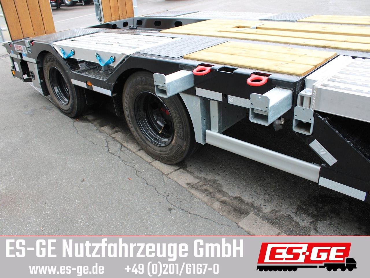 Schwarzmüller Tieflader mit gekröpftem Plateau - Remorque porte-engin surbaissée: photos 4 Schwarzmüller Tieflader mit gekröpftem Plateau - Remorque porte-engin surbaissée: photos 4