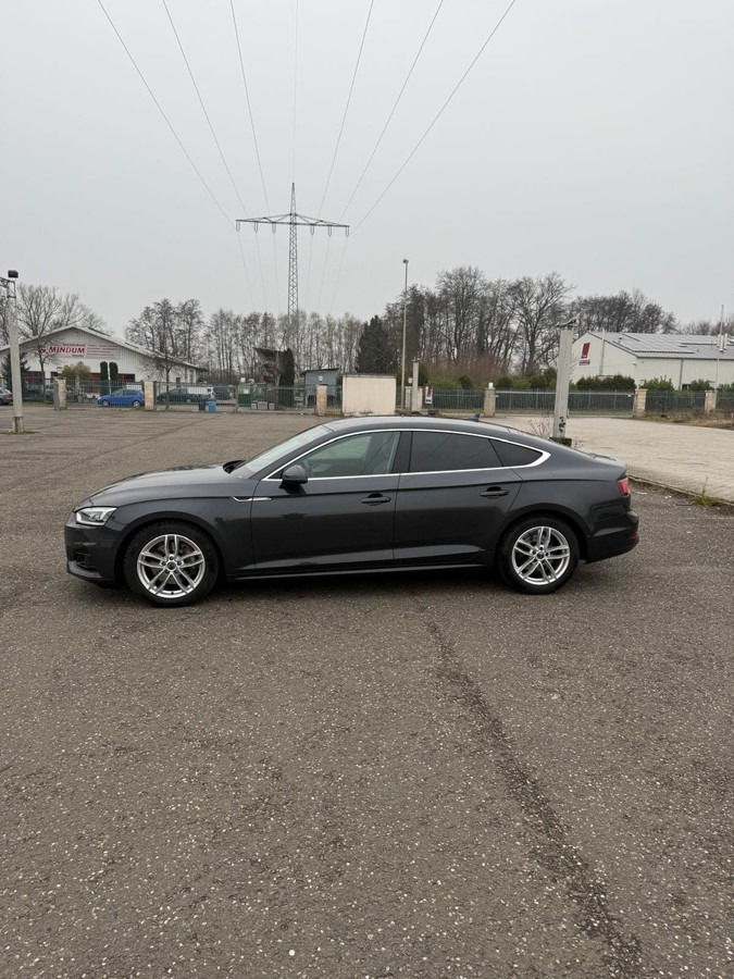 AUDI A5 Sportback 2.0 TDI Schräghecklimousine - Voiture: photos 5 AUDI A5 Sportback 2.0 TDI Schräghecklimousine - Voiture: photos 5