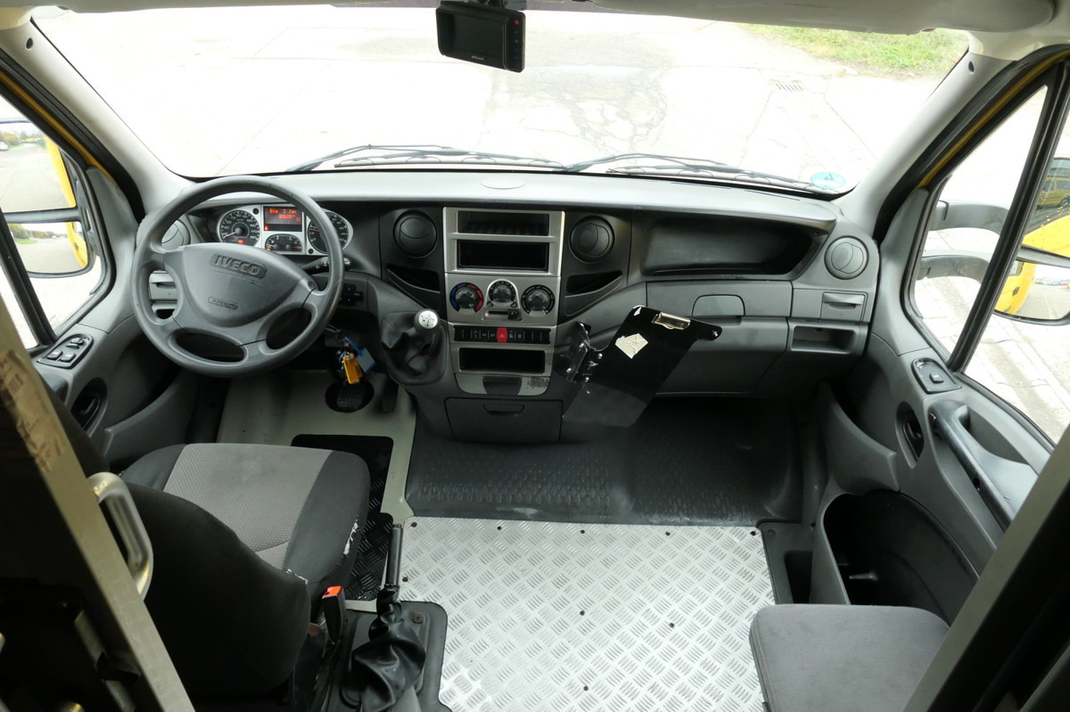 Photo d'intérieur 2: Fourgon grand volume IVECO Daily 35 S11 C30C AUTOMATIK KAMERA MAXI Regale D