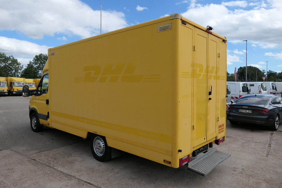 IVECO Daily 35 S11 C30C AUTOMATIK KAMERA Regale LUFT D - Fourgon grand volume: photos 4 IVECO Daily 35 S11 C30C AUTOMATIK KAMERA Regale LUFT D - Fourgon grand volume: photos 4