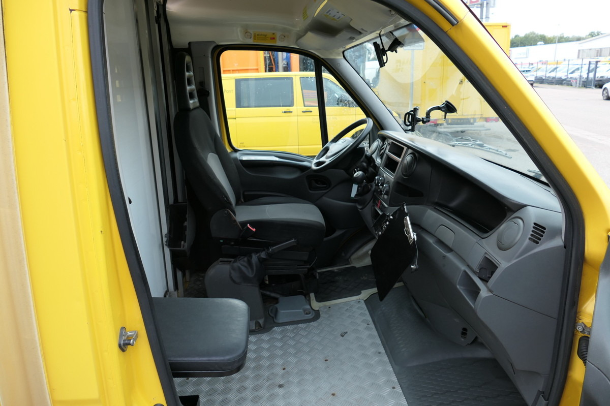 IVECO Daily 35 S11 C30C AUTOMATIK KAMERA Regale LUFT D - Fourgon grand volume: photos 5 IVECO Daily 35 S11 C30C AUTOMATIK KAMERA Regale LUFT D - Fourgon grand volume: photos 5