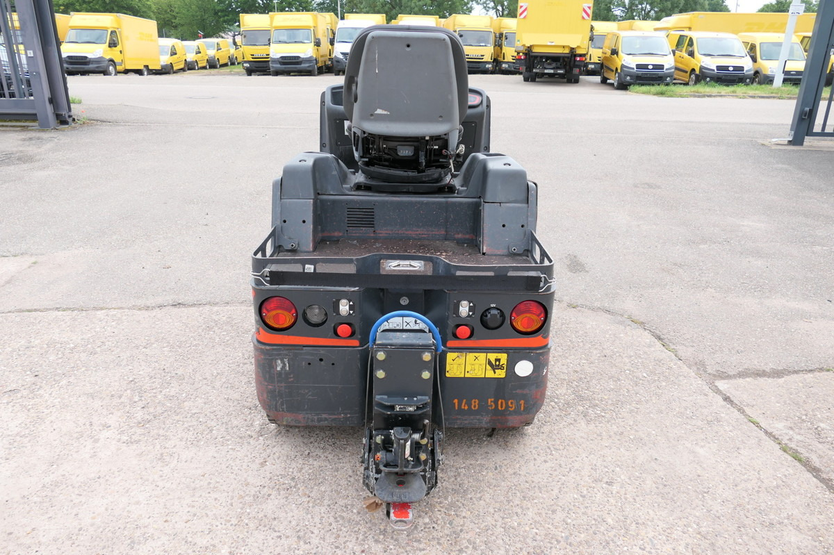 LINDE P 60 Z Schlepper Batterie 10/2020 3-Rad - Chariot tracteur: photos 4 LINDE P 60 Z Schlepper Batterie 10/2020 3-Rad - Chariot tracteur: photos 4