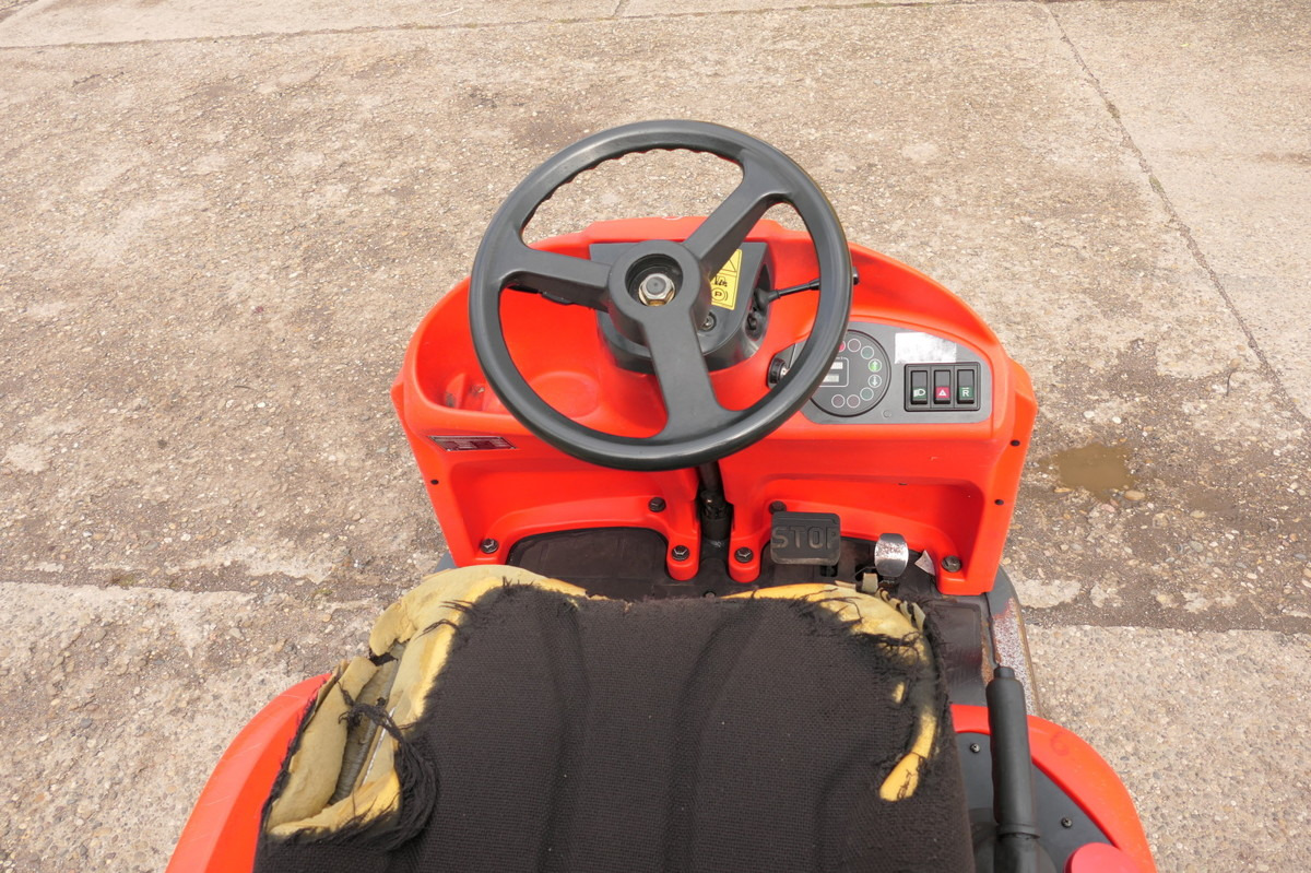 LINDE P 60 Z Schlepper Batterie 21/2020 - Chariot tracteur: photos 5 LINDE P 60 Z Schlepper Batterie 21/2020 - Chariot tracteur: photos 5