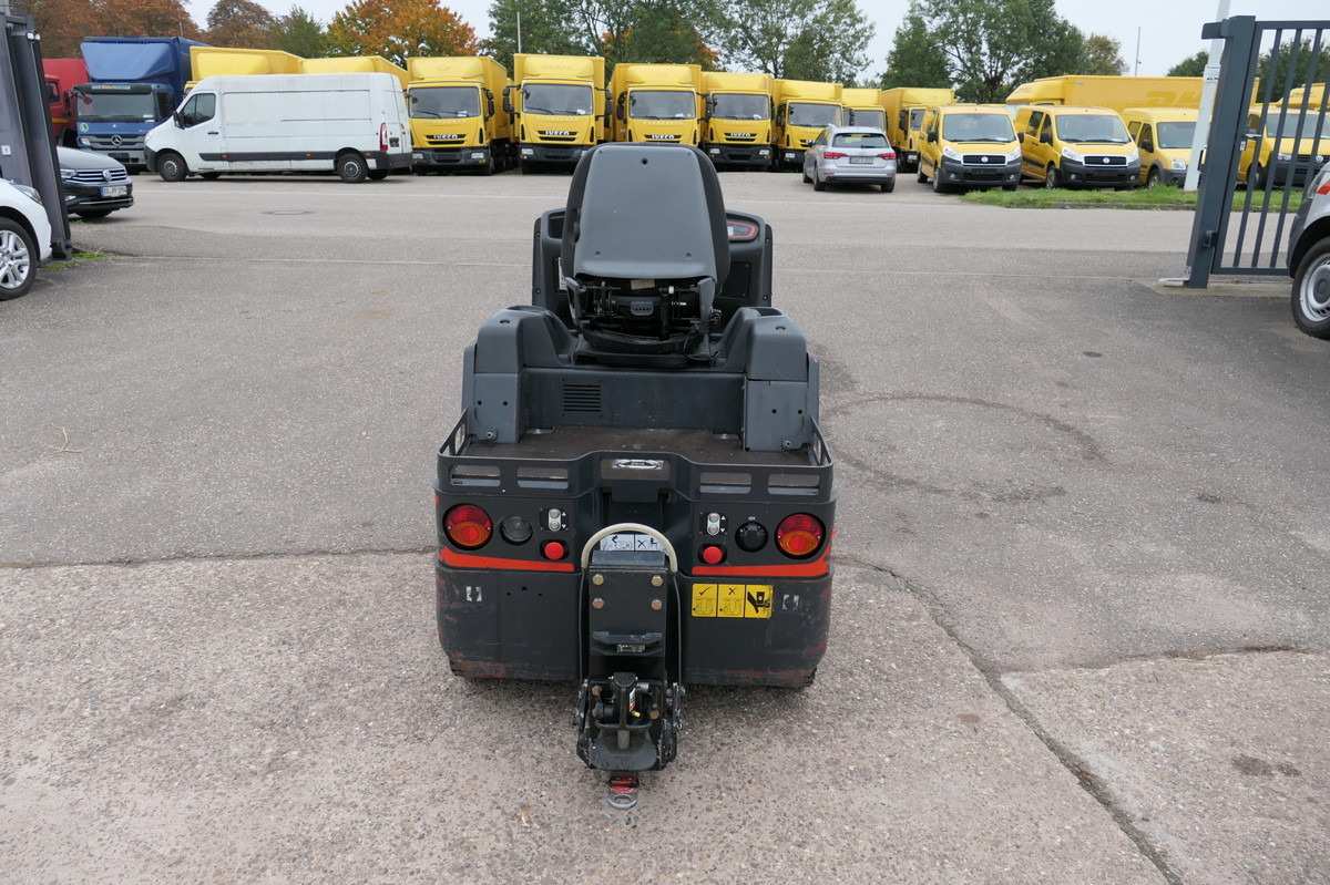 LINDE P 60 Z Schlepper Batterie 33/2019 - Chariot tracteur: photos 4 LINDE P 60 Z Schlepper Batterie 33/2019 - Chariot tracteur: photos 4