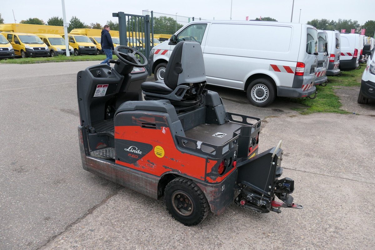 LINDE P 60 Z Schlepper Batterie 33/2019 - Chariot tracteur: photos 3 LINDE P 60 Z Schlepper Batterie 33/2019 - Chariot tracteur: photos 3