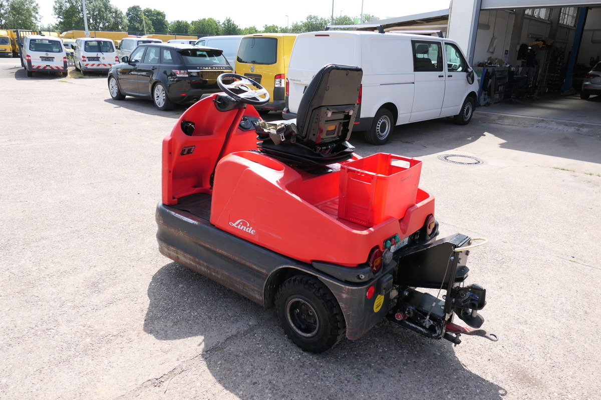 LINDE P 60 Z Schlepper Batterie 38/2019 - Chariot tracteur: photos 4 LINDE P 60 Z Schlepper Batterie 38/2019 - Chariot tracteur: photos 4