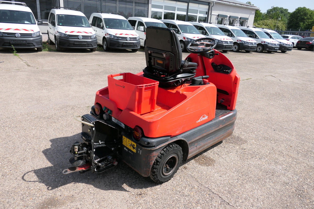 LINDE P 60 Z Schlepper Batterie 38/2019 - Chariot tracteur: photos 3 LINDE P 60 Z Schlepper Batterie 38/2019 - Chariot tracteur: photos 3