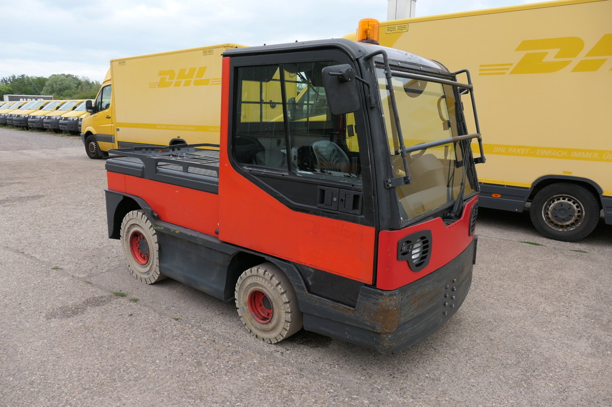 LINDE P250 Schlepper AHK Batterie 10/2022 Schiebetüren - Chariot tracteur: photos 2 LINDE P250 Schlepper AHK Batterie 10/2022 Schiebetüren - Chariot tracteur: photos 2