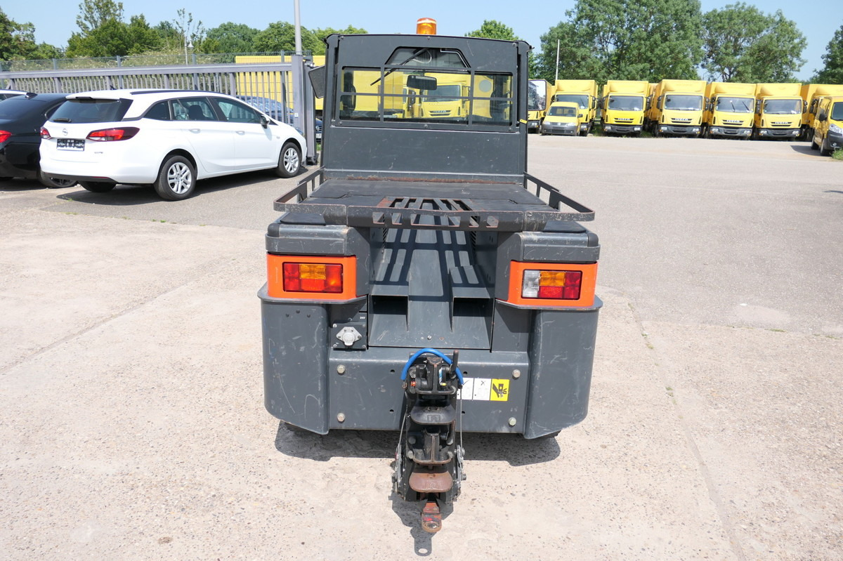 LINDE P250 Schlepper AHK Batterie 50/2020 - Chariot tracteur: photos 5 LINDE P250 Schlepper AHK Batterie 50/2020 - Chariot tracteur: photos 5