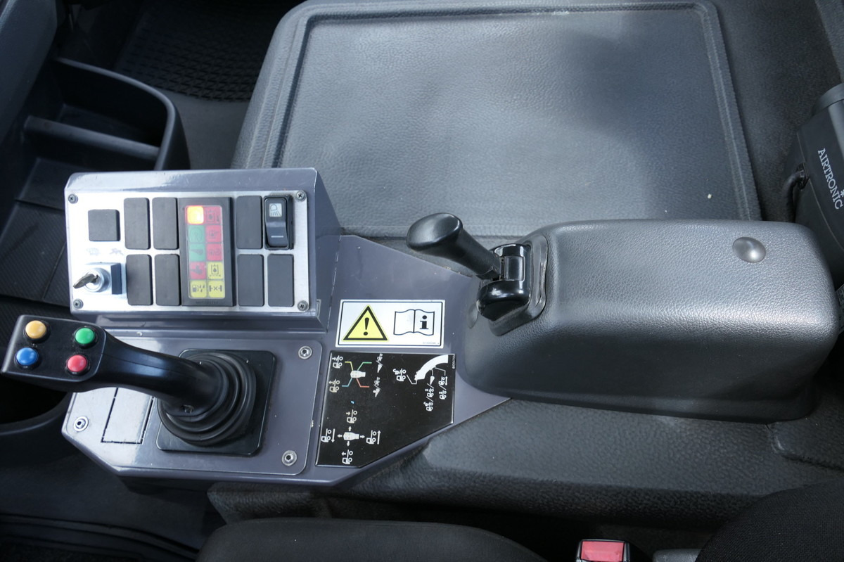 Camion porte-conteneur/ Caisse mobile MERCEDES-BENZ Kamag Wiesel WBH 25 Wiesel Umsetzfahrzeug: photos 12 Camion porte-conteneur/ Caisse mobile MERCEDES-BENZ Kamag Wiesel WBH 25 Wiesel Umsetzfahrzeug: photos 12