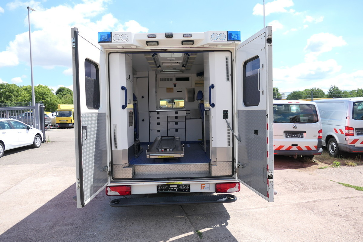 MERCEDES-BENZ Sprinter 519 CDI Klima Krankenwagen Fahrtec Aufb - Ambulance: photos 5 MERCEDES-BENZ Sprinter 519 CDI Klima Krankenwagen Fahrtec Aufb - Ambulance: photos 5
