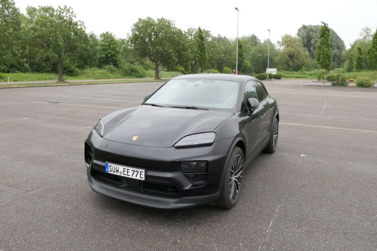 PORSCHE Macan 4 Electric - Bose Soundsystem Kombilimousi - SUV: photos 1 PORSCHE Macan 4 Electric - Bose Soundsystem Kombilimousi - SUV: photos 1