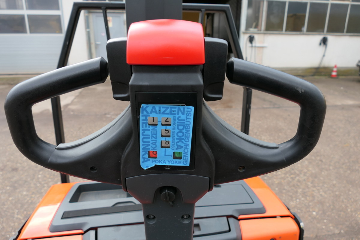 TOYOTA SWE 080L - Transpalette: photos 5 TOYOTA SWE 080L - Transpalette: photos 5