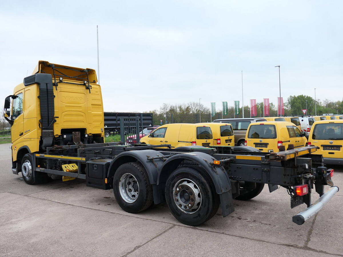 Camion fourgon VOLVO FH 26.420 6x2 BDF: photos 6