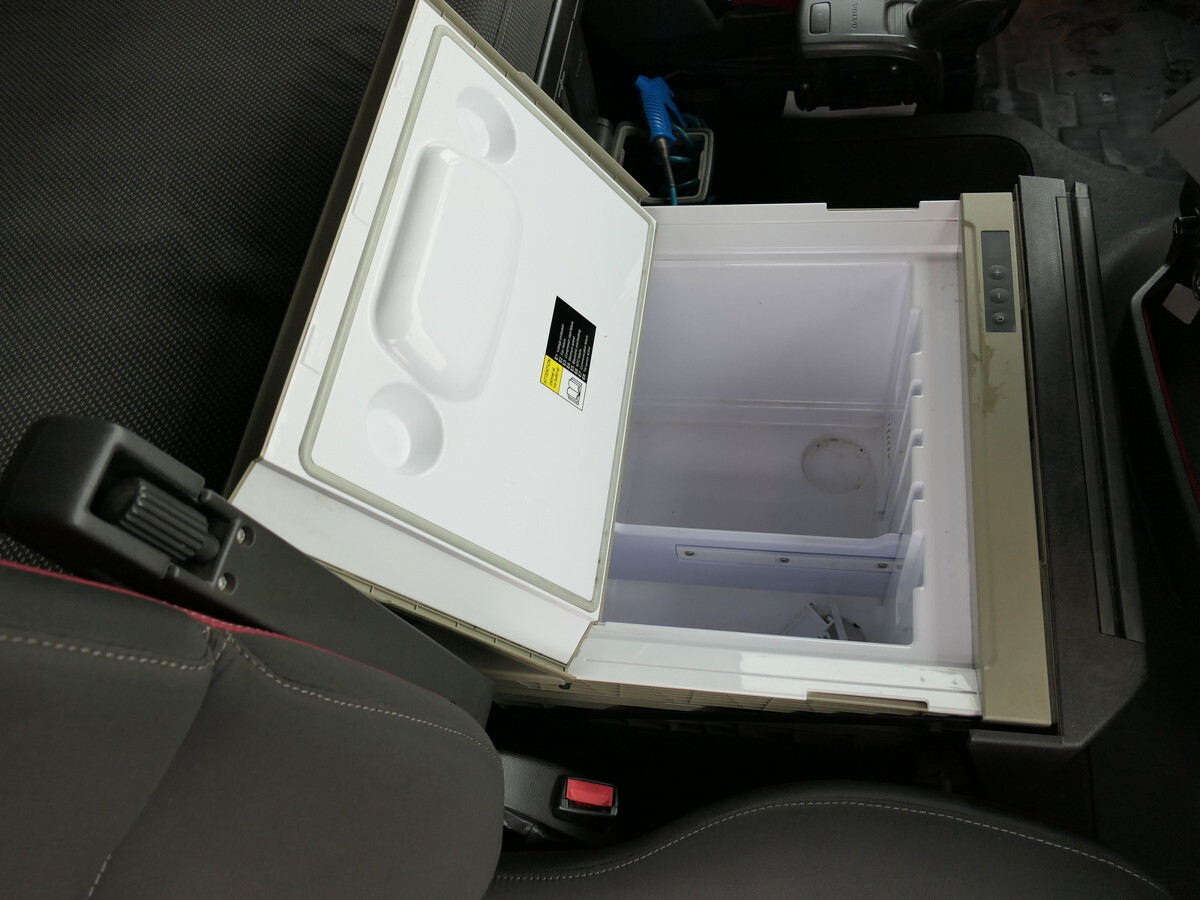 Camion fourgon VOLVO FH 26.420 6x2 BDF: photos 11