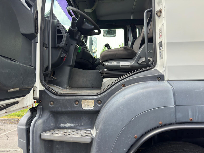Camion benne MAN TGA 41.390: photos 18 Camion benne MAN TGA 41.390: photos 18