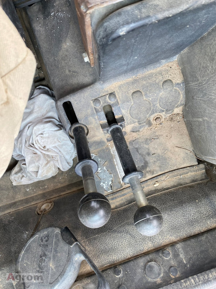 Tracteur agricole Case IH 844 A: photos 15