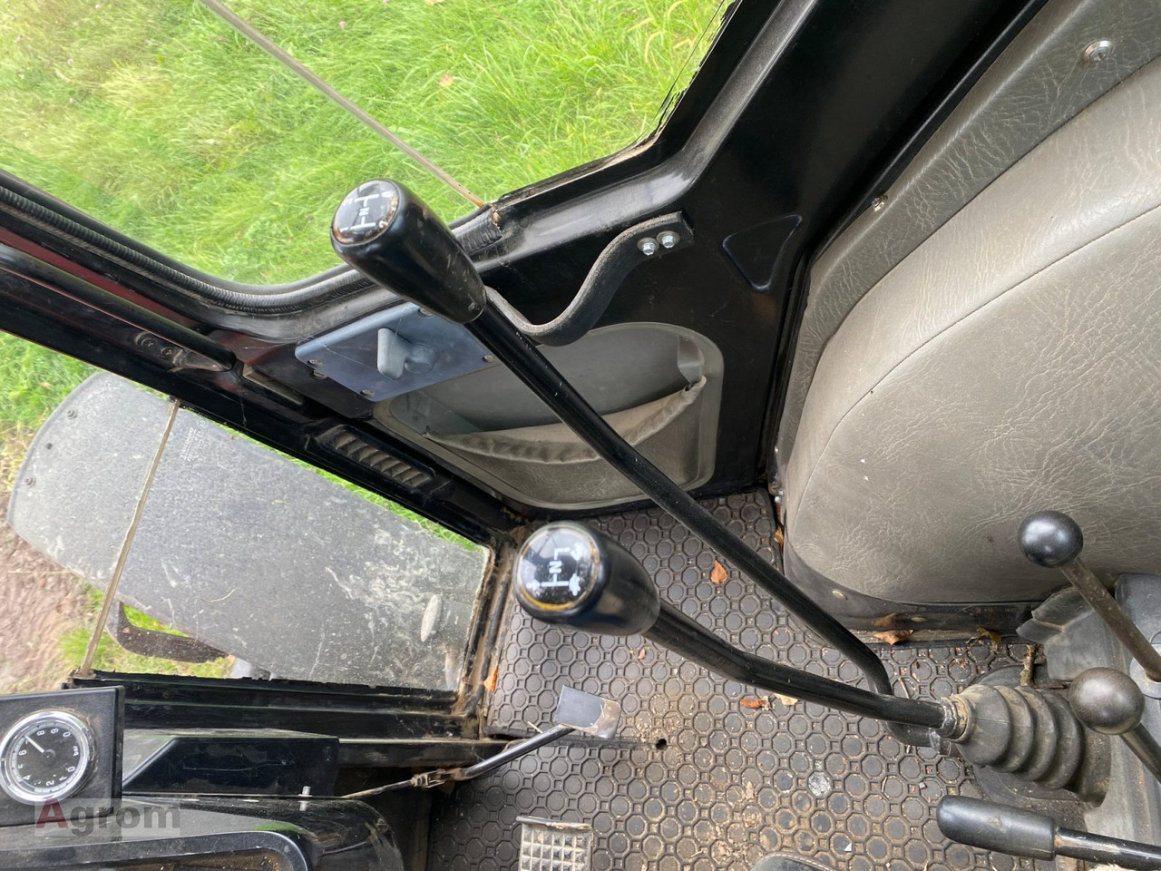 Tracteur agricole Case IH 844 A: photos 13