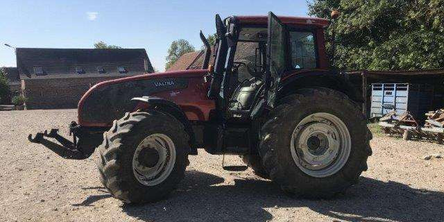 Valtra T151 E - Tracteur agricole: photos 1 Valtra T151 E - Tracteur agricole: photos 1