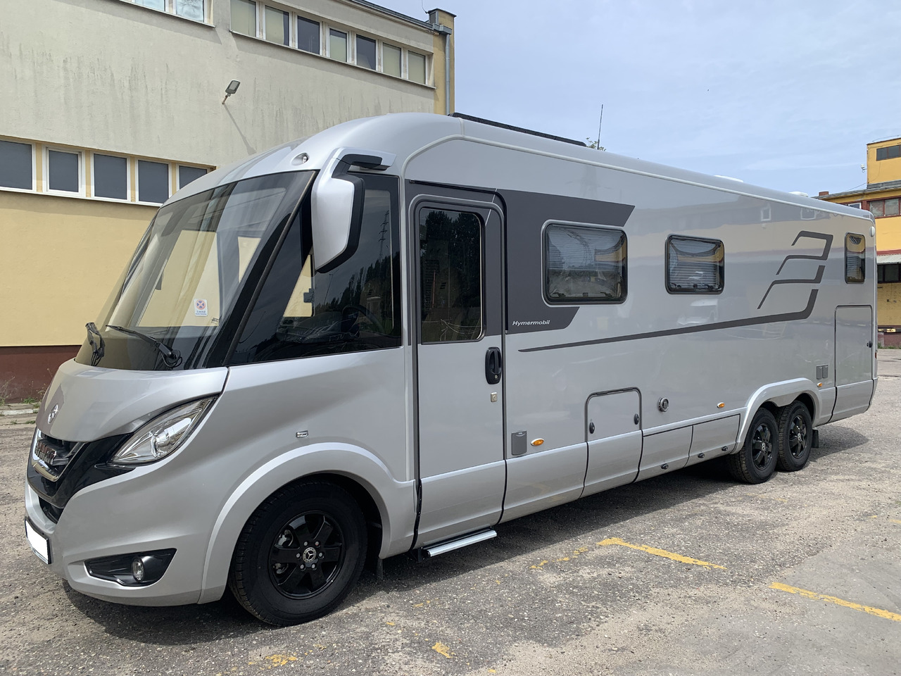 HYMER BLM -I 880 - Camping-car intégral: photos 1 HYMER BLM -I 880 - Camping-car intégral: photos 1