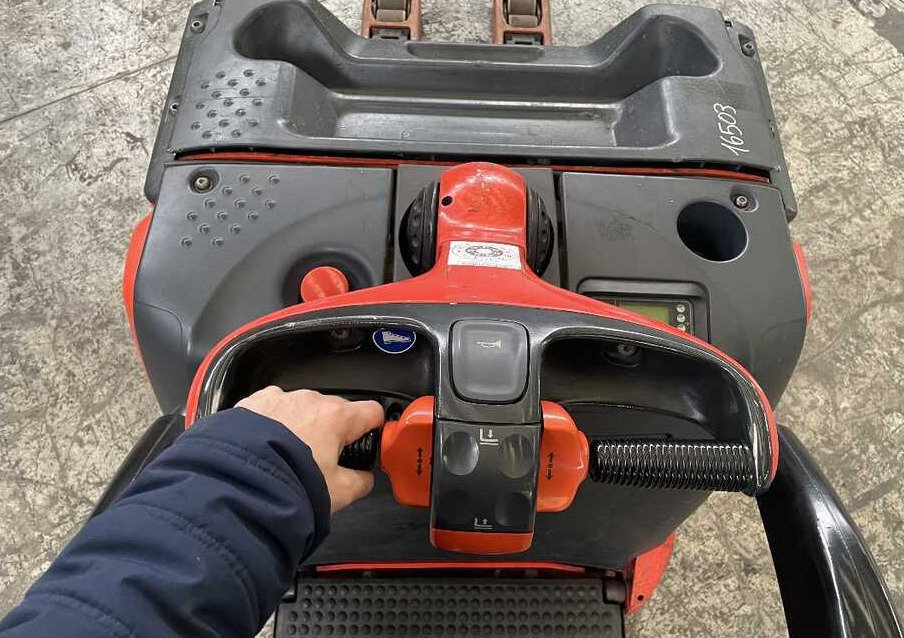 Linde T 20 AP -131 (batt. 2020) - Transpalette: photos 3 Linde T 20 AP -131 (batt. 2020) - Transpalette: photos 3