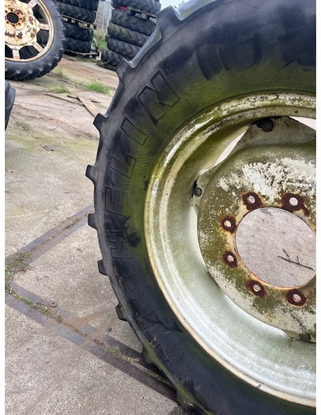 Michelin 480/65 R28 x 108 - Pneu: photos 3 Michelin 480/65 R28 x 108 - Pneu: photos 3