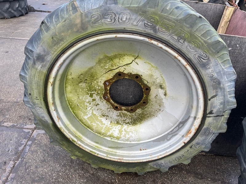 Taurus 230/95 R32 - Pneu: photos 5 Taurus 230/95 R32 - Pneu: photos 5