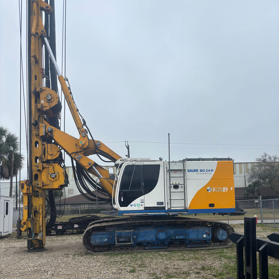 Bauer BG 24H - Mât de battage: photos 2 Bauer BG 24H - Mât de battage: photos 2