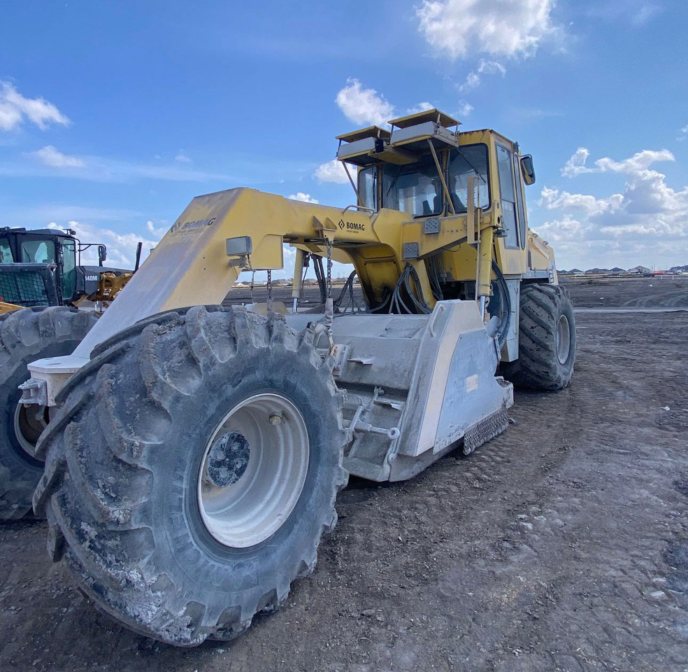 Bomag MPH 122-2 - Stabilisateur: photos 1 Bomag MPH 122-2 - Stabilisateur: photos 1